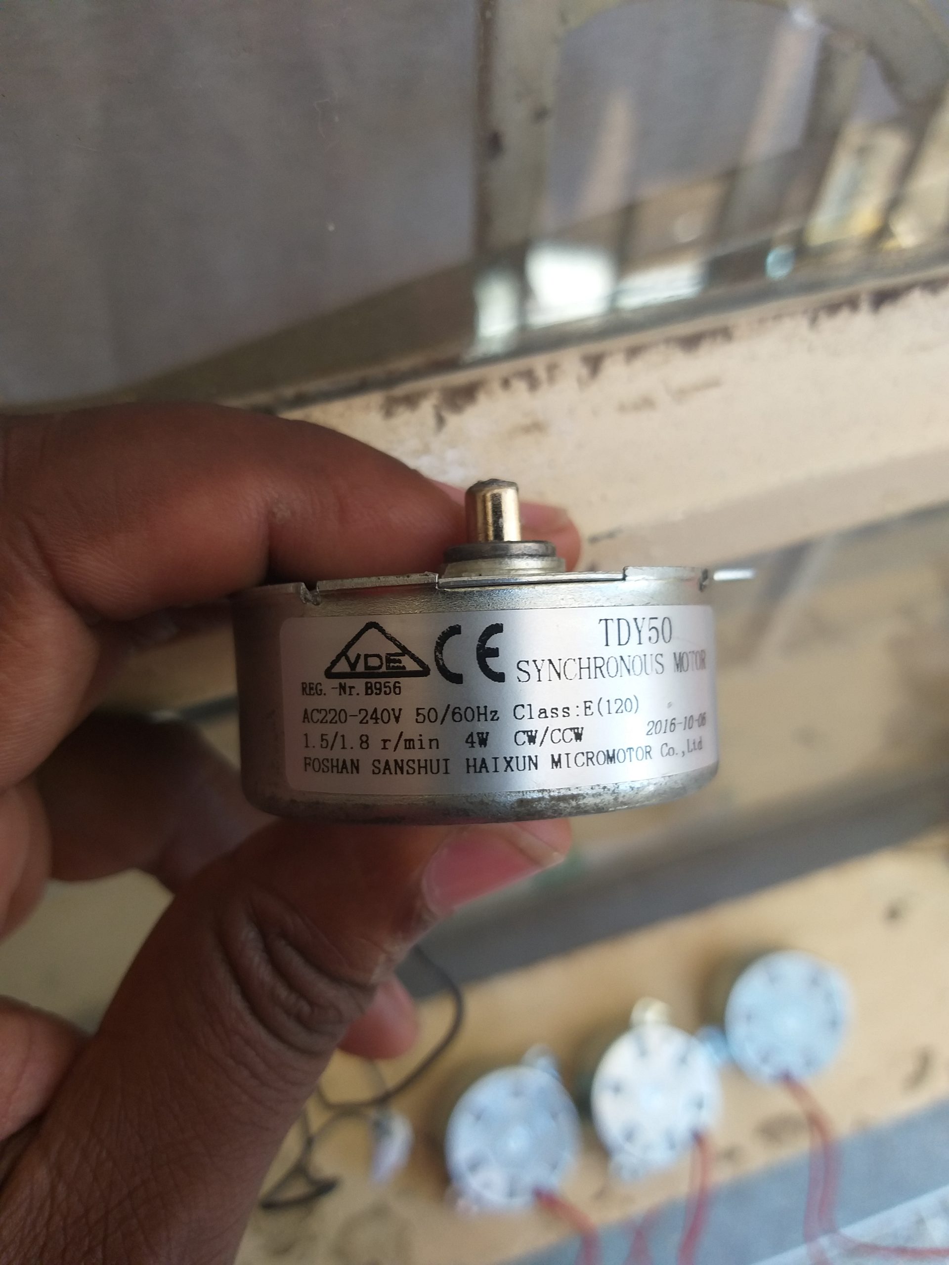 INCUBATOR SYNCHRONIZING MOTOR (60KTYZ) — EGG TURNING MOTOR 220–240V | 2.5 r/min | 14W | Automatic Egg Tilting Motor - Image 3