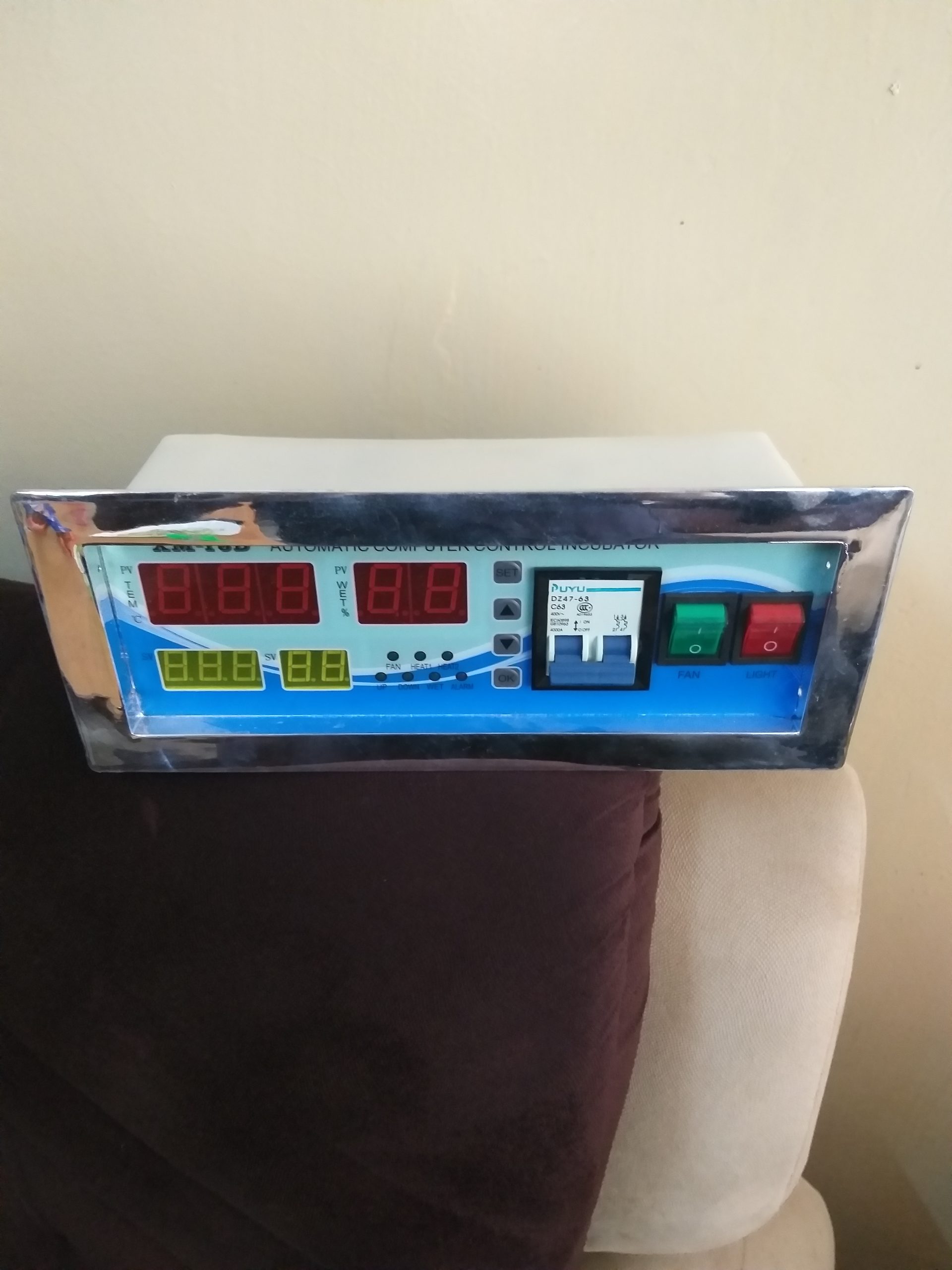 XM-18D Incubator Controller Thermostat - Image 2