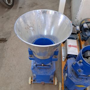 Alternative view of Autohatch Feed Pellet Machine