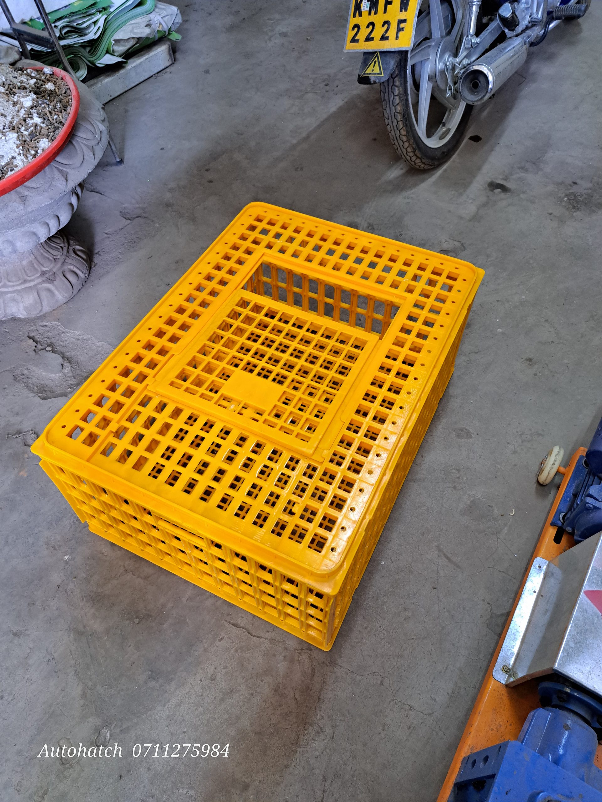Great Farm Poultry Transfer Crate Chicken Farm Incubator Transport Cage Plastic Animal Cell Live Poultry Duck Transporter Chick - Image 3