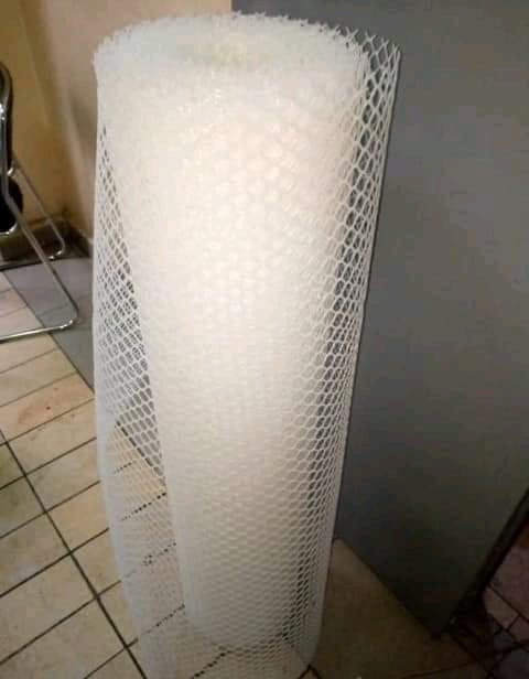 Garden Protection Net Plastic Fence Safety Mesh 300x40cm Pet Chicken Garden Plastic Mesh Multi-functional Isolation Equipment - Image 3